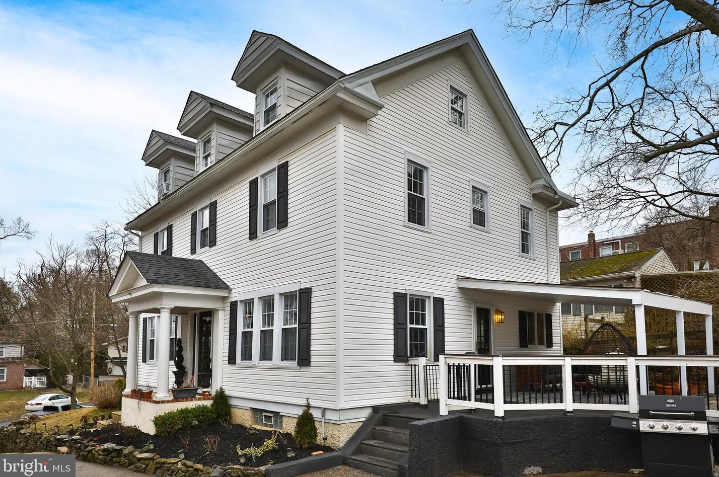 6822 Lawnton St, Philadelphia, PA 19128-2416