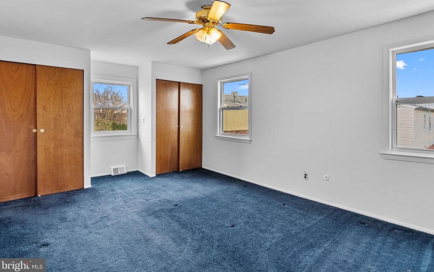 3307 Ashfield Ln, Philadelphia PA  19114-1203 exterior