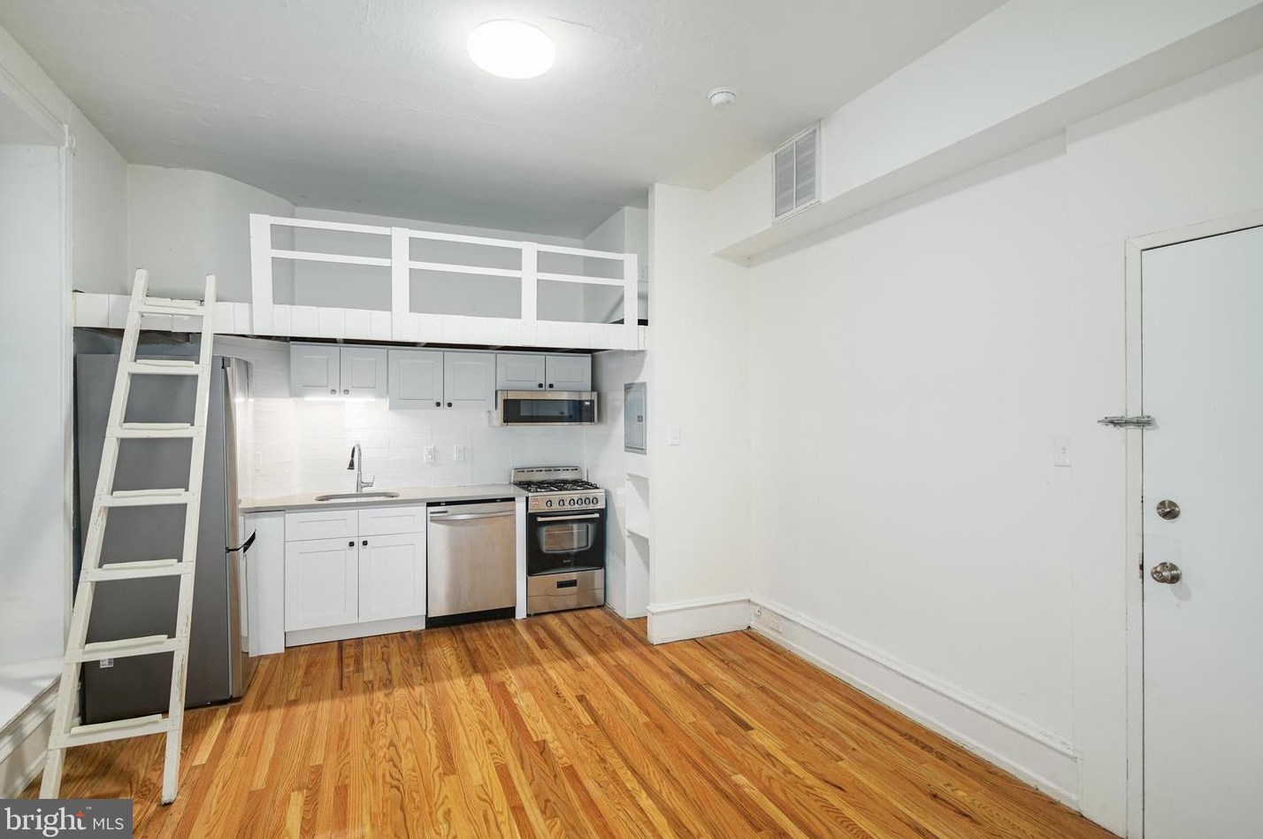 1530 Spruce St Apt 322, Philadelphia, PA 19102