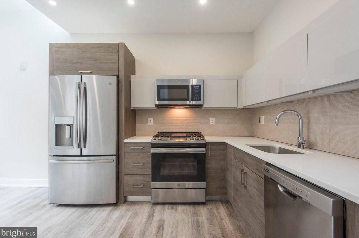 802 Sansom St #401, Philadelphia, PA 19107