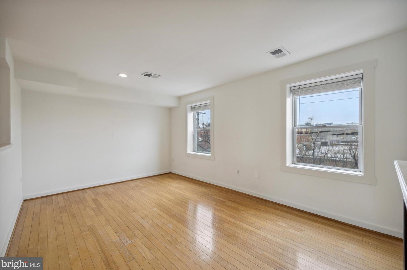 921 Lombard St #b, Philadelphia, PA 19147