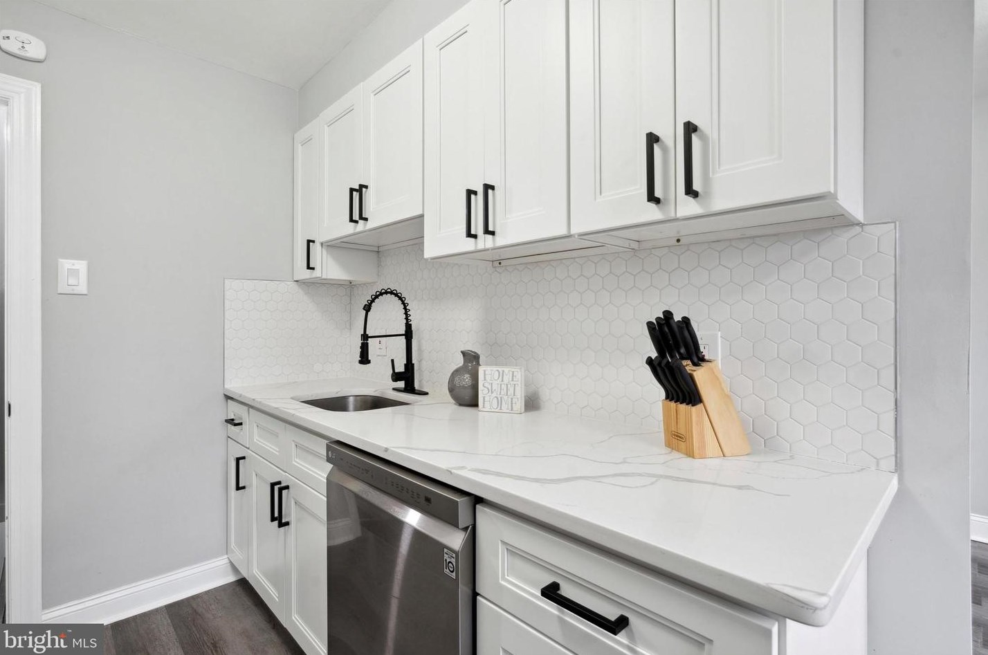 4935 Pennway St, Philadelphia PA  19124-3505 exterior