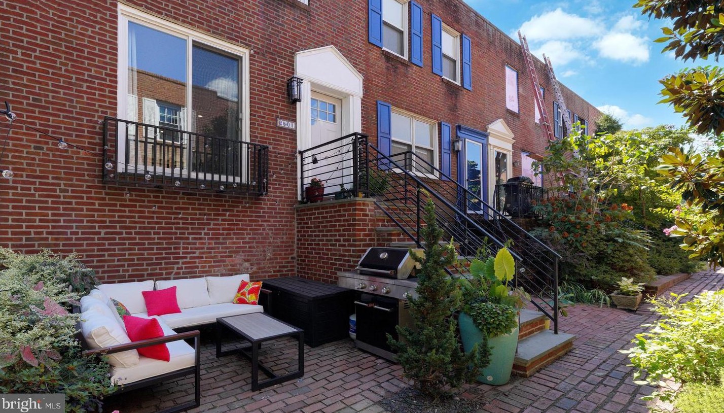 2501 Pine St, Philadelphia, PA 19103-6420