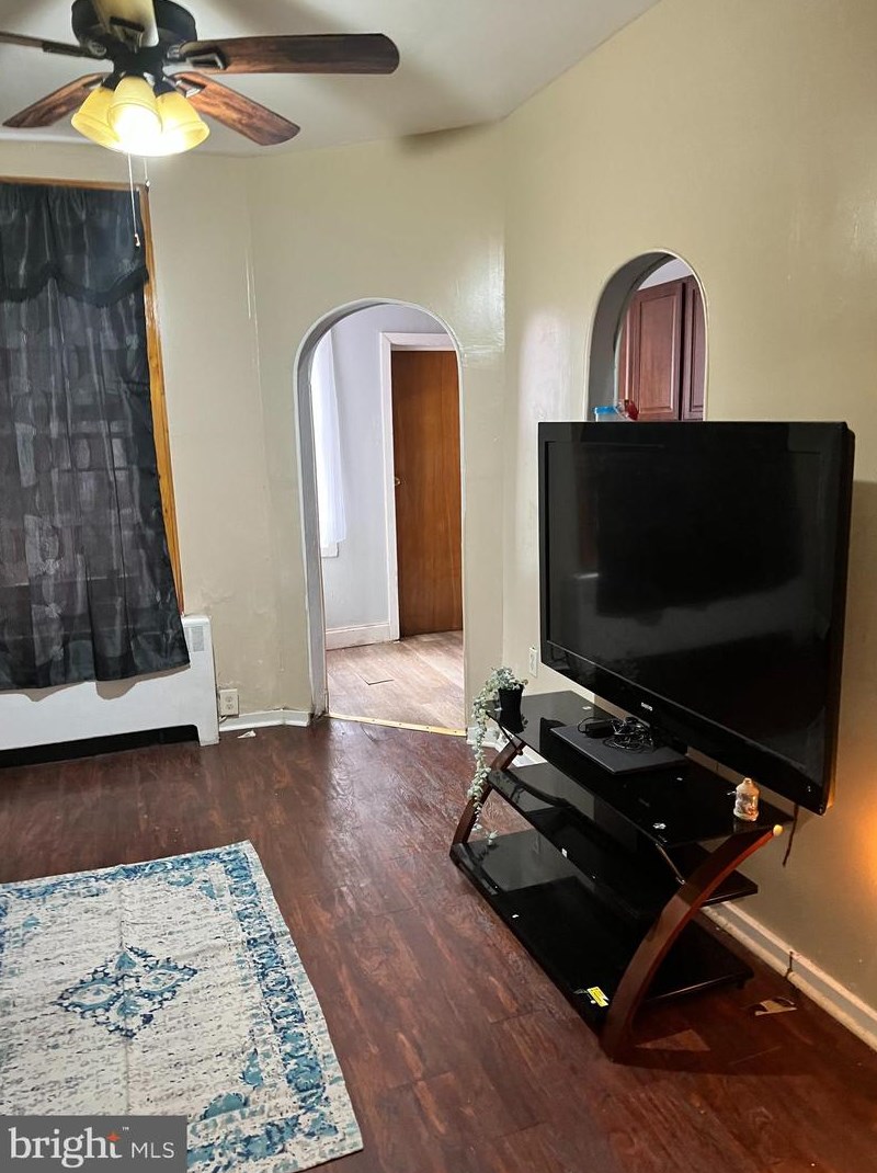 2815 Newkirk St, Philadelphia, PA 19132-2535