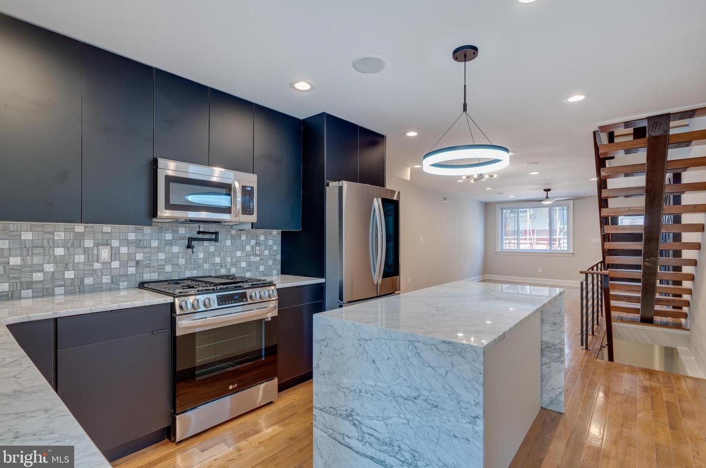 1930 Alter St, Philadelphia PA  19146-2802 exterior