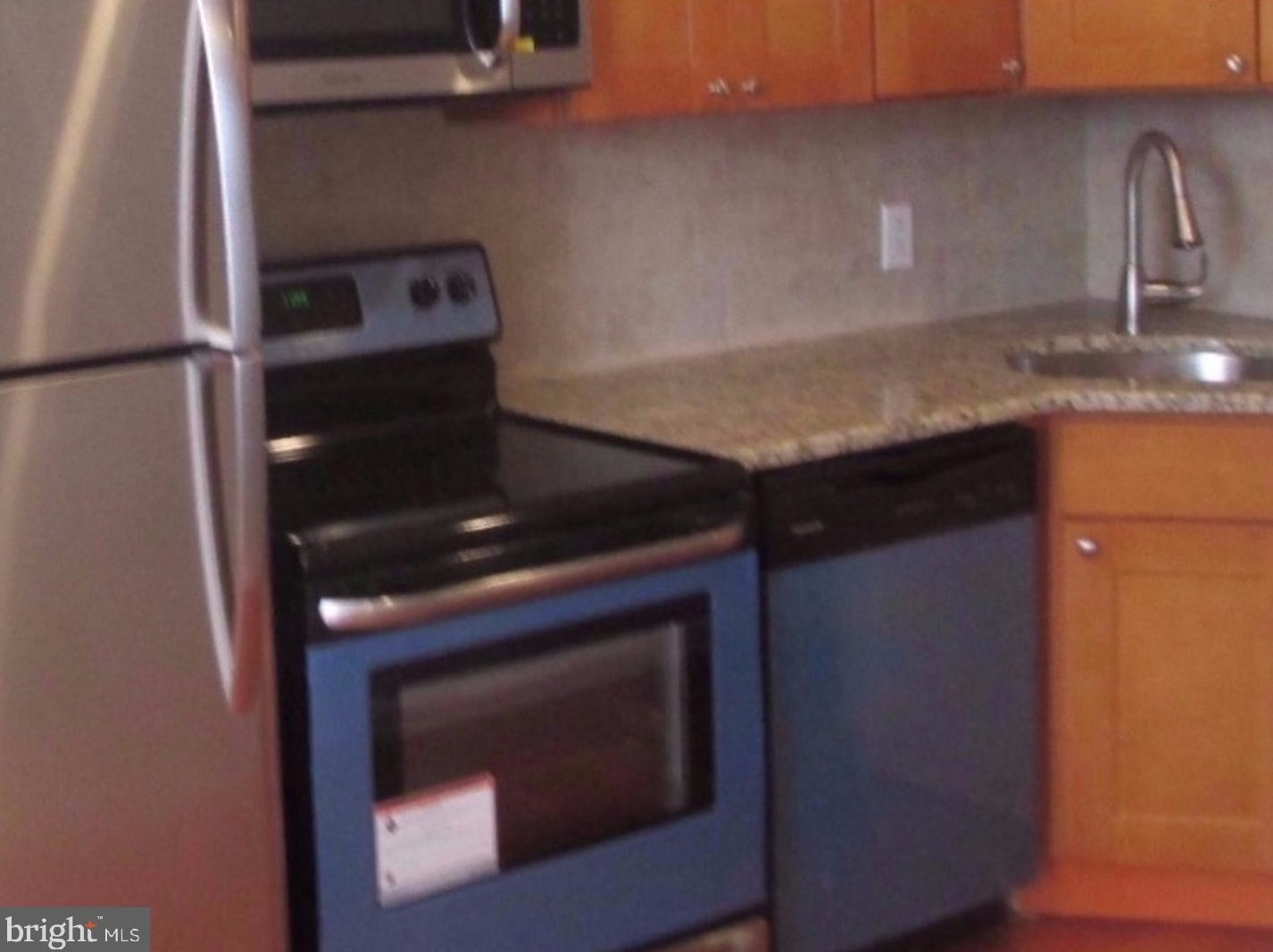 1253 S 27th St #2, Philadelphia, PA 19146