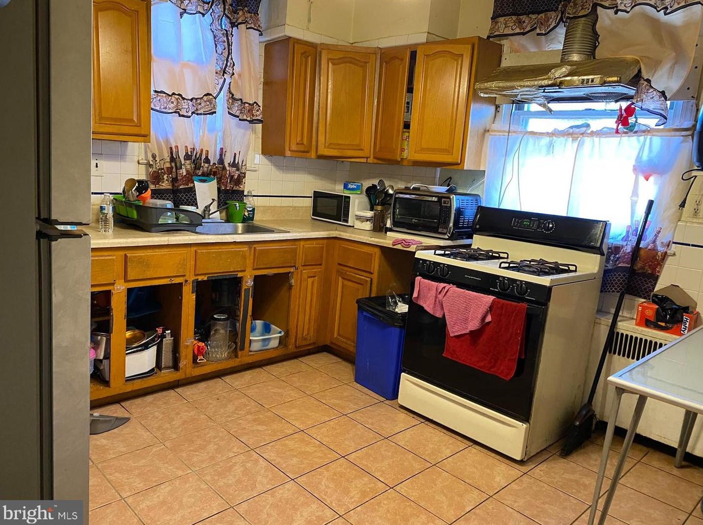 1341 Kerper St, Philadelphia, PA 19111-4901