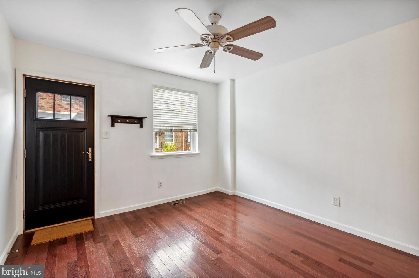 2824 Almond St, Philadelphia, PA 19134-4710