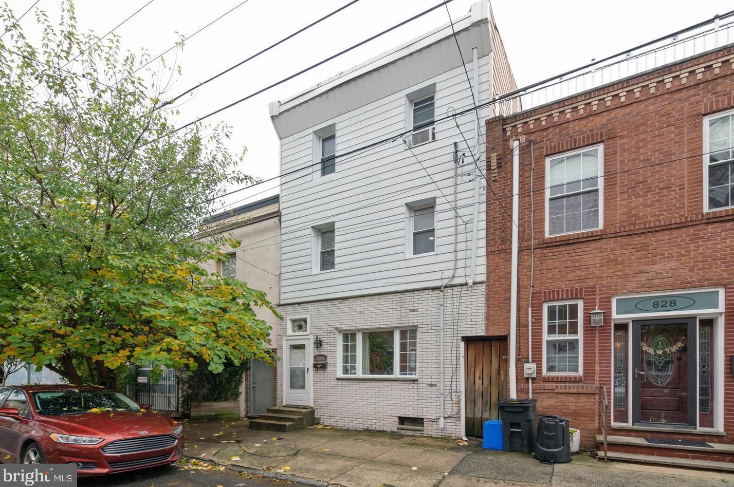 826 Ellsworth St, Philadelphia, PA 19147
