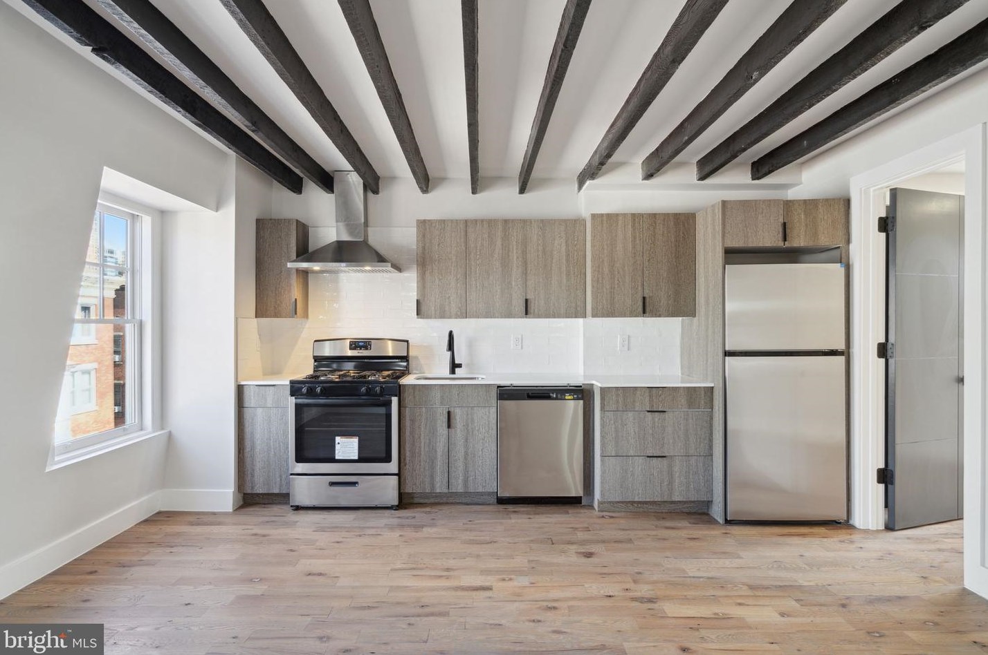 1908 Pine St #6, Philadelphia, PA 19103