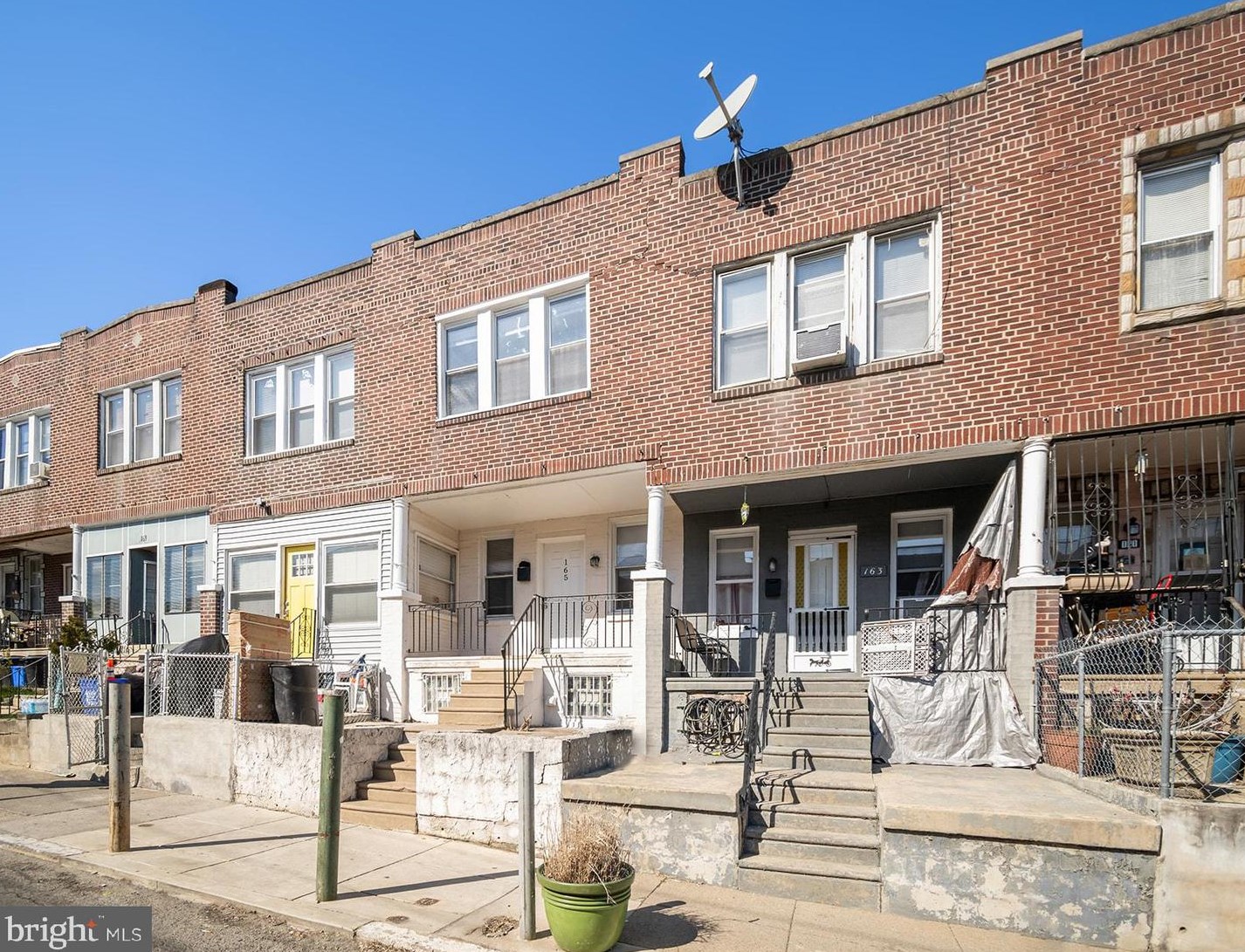 165 Tiber St, Philadelphia, PA 19140-1626