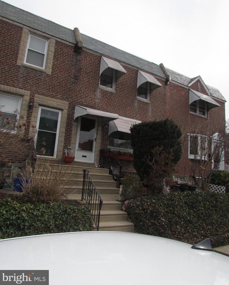 231 Lardner St, Philadelphia, PA 19111-5907