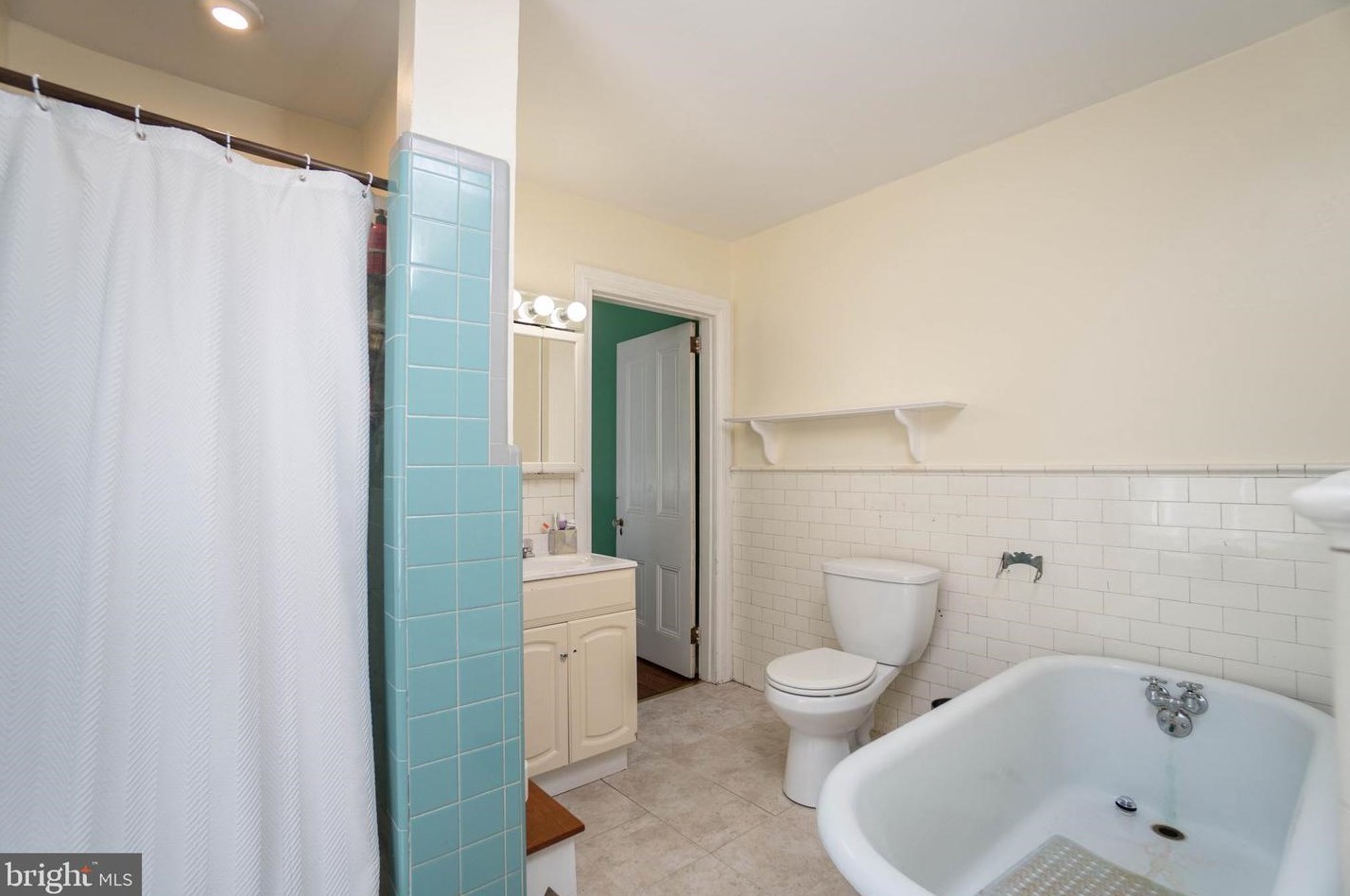 115 Mount Airy Ave, Philadelphia PA  19119-1715 exterior