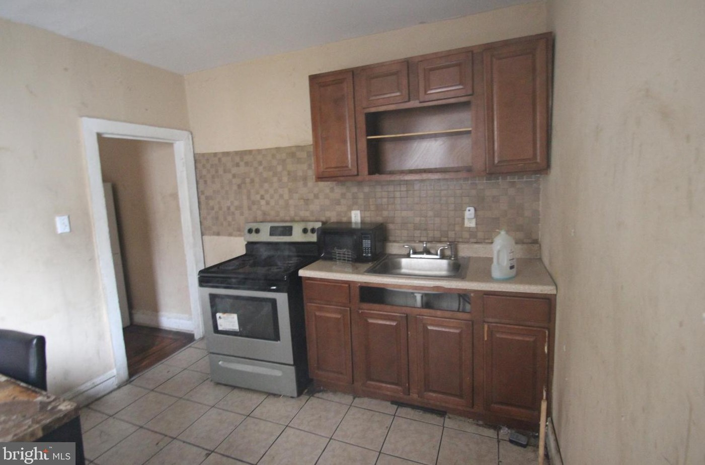 6517 Allman St, Philadelphia PA  19142-1923 exterior