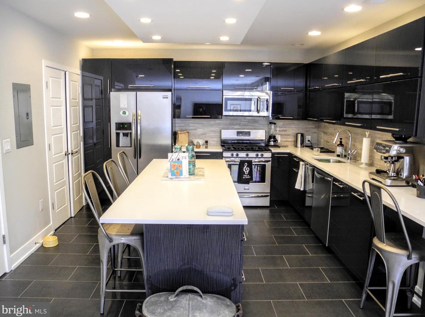 820 N 3rd St #unit 303, Philadelphia, PA 19123
