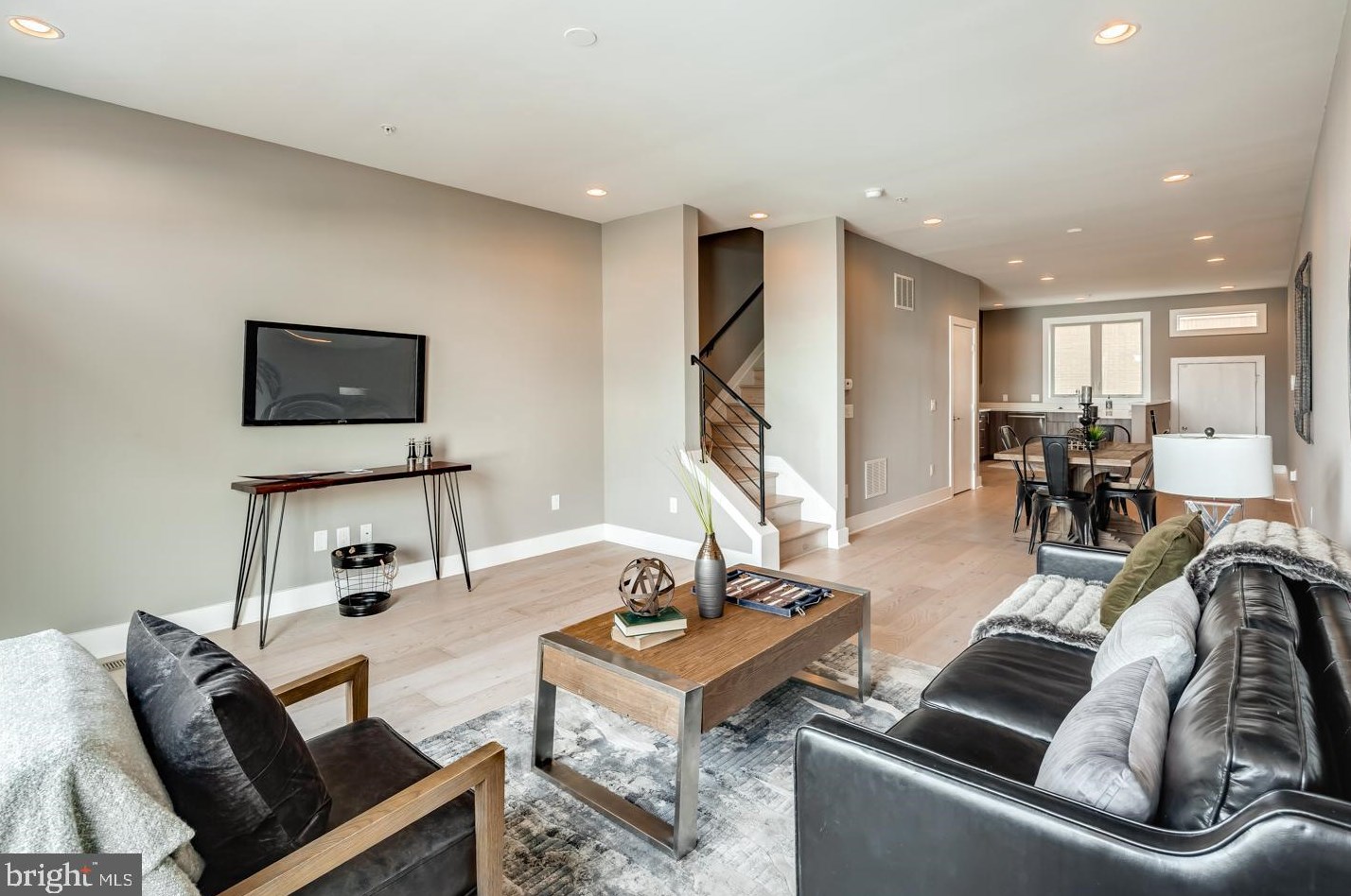 740 S Columbus Blvd #21, Philadelphia, PA 19147