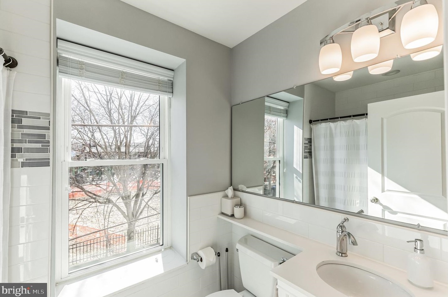 1226 Sheridan St, Philadelphia PA  19147-4820 exterior