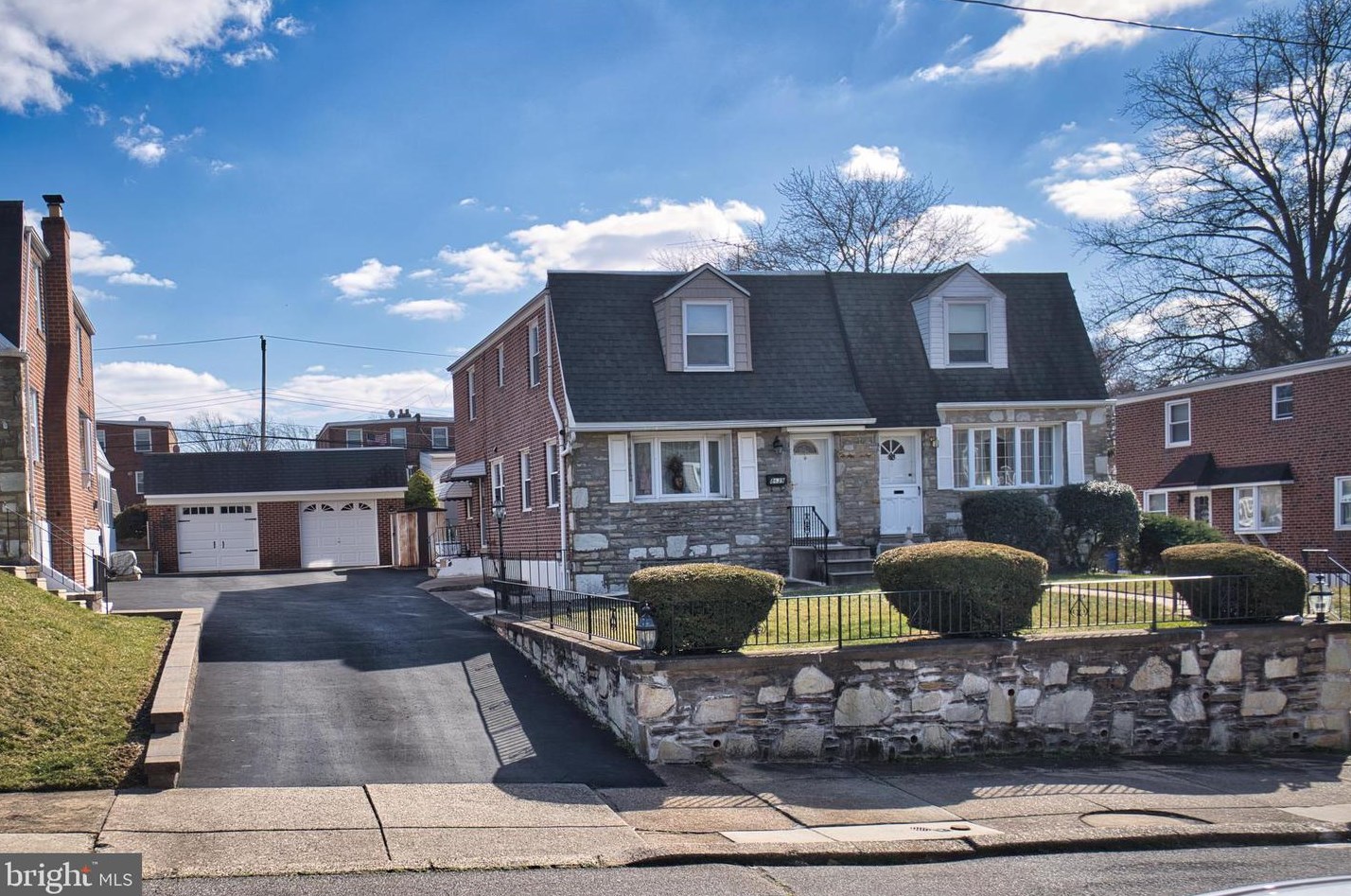 8639 Bridle Rd, Philadelphia, PA 19115