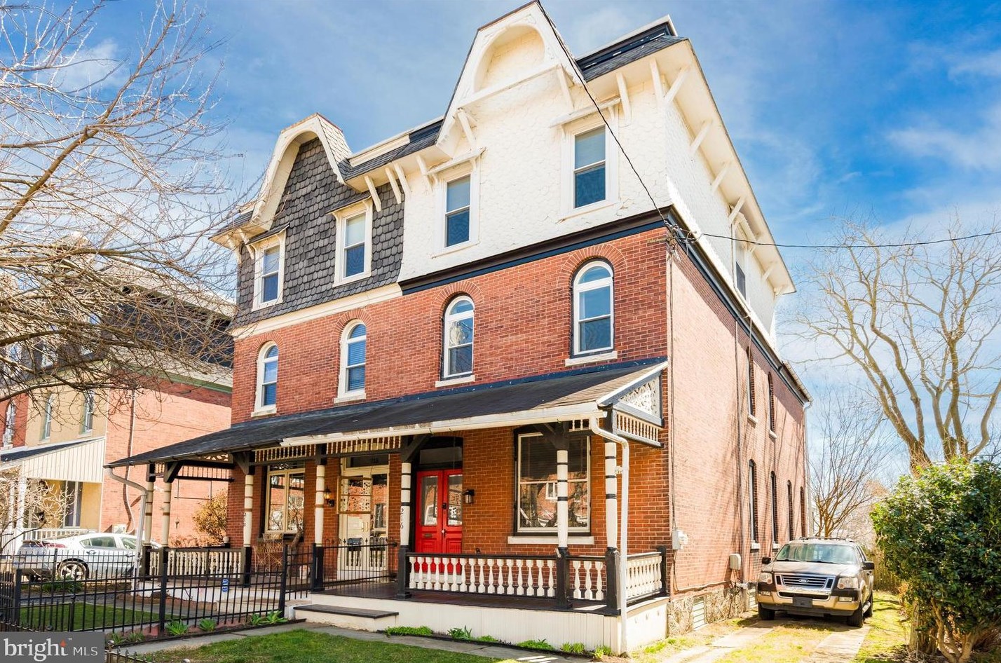 216 Sumac St, Philadelphia, PA 19128-3826