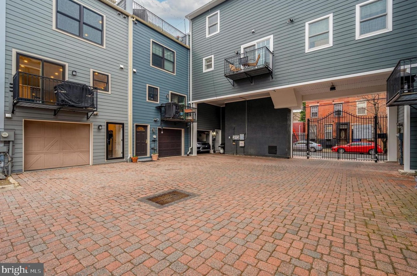 1802 Christian St, Philadelphia, PA 19146