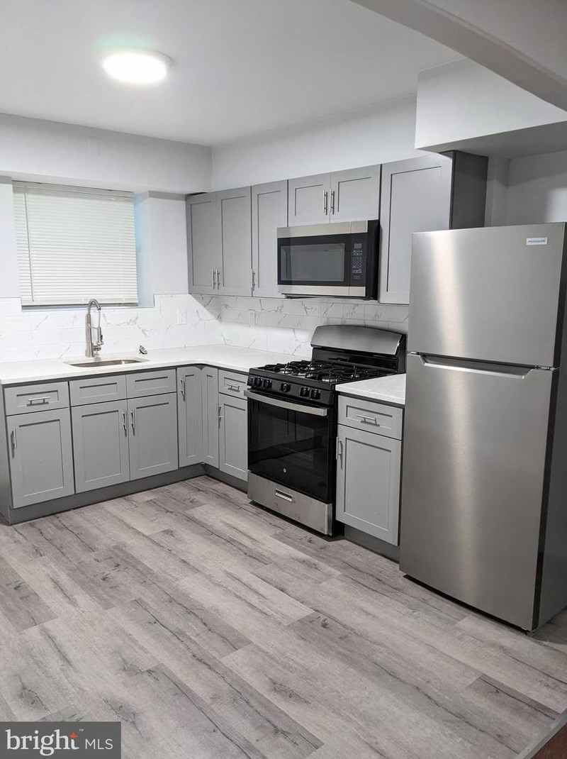 2321 Hemberger St, Philadelphia PA  19145-3314 exterior