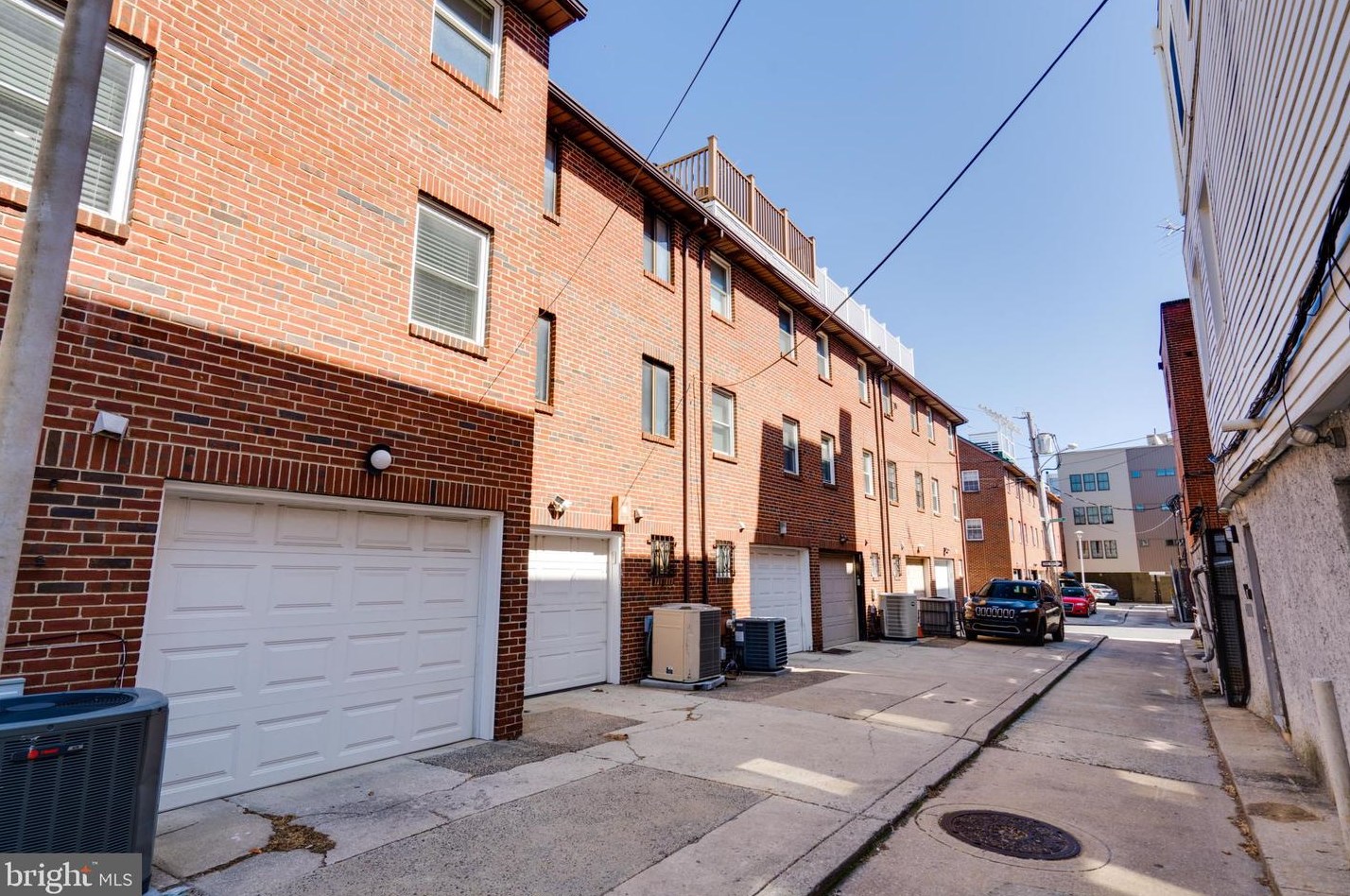 518 Randolph Ct, Philadelphia PA  19147-1400 exterior