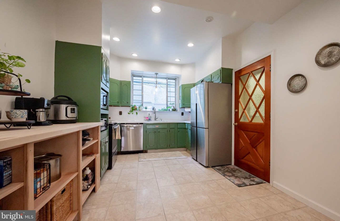 2427 Rosewood St, Philadelphia PA  19145-4429 exterior