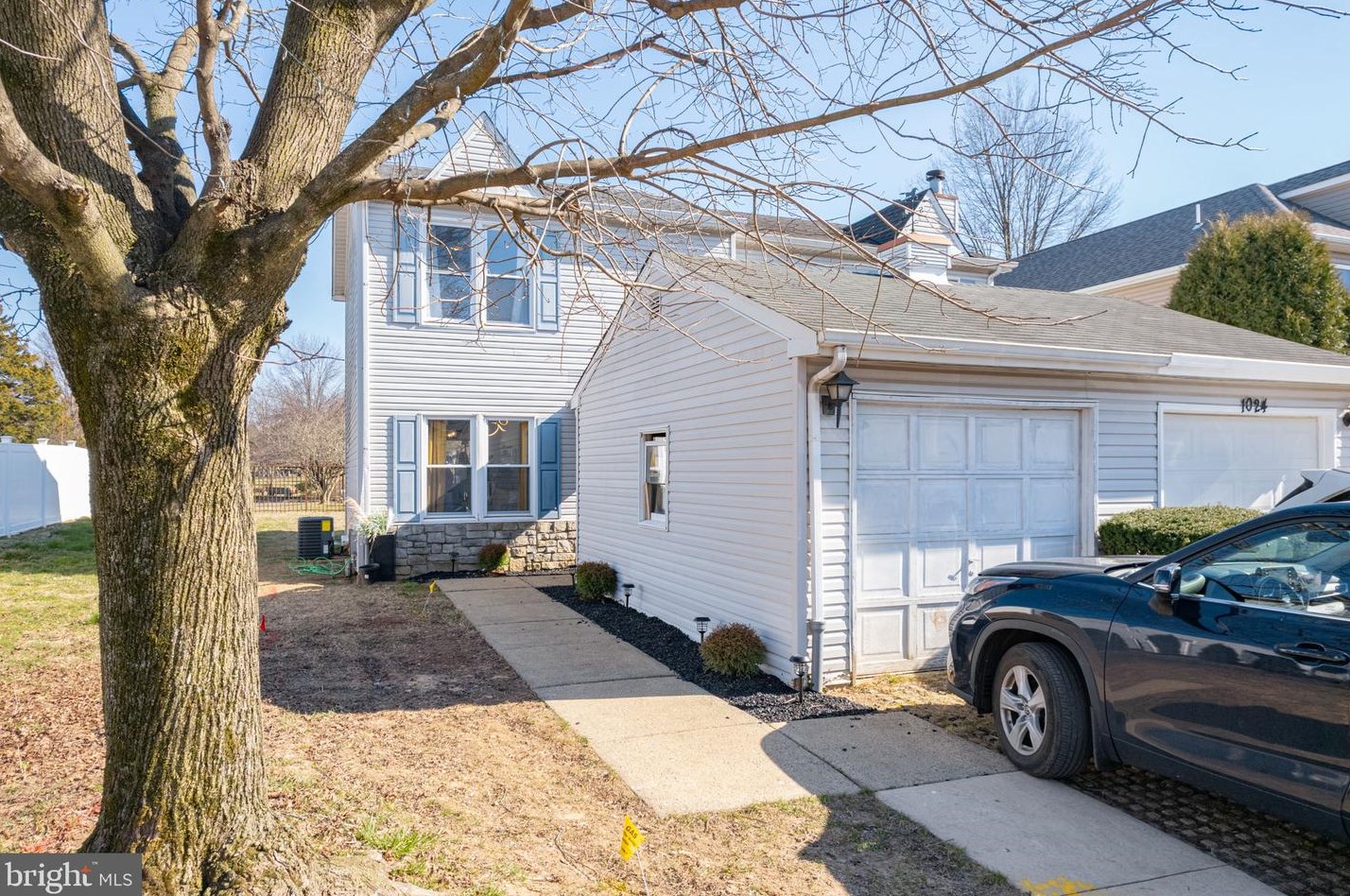 1026 Hazelwood Dr, Philadelphia PA  19150-1515 exterior