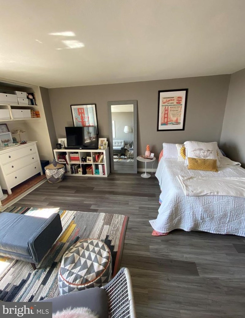 604 S Washington Sq Apt 1613, Philadelphia, PA 19106