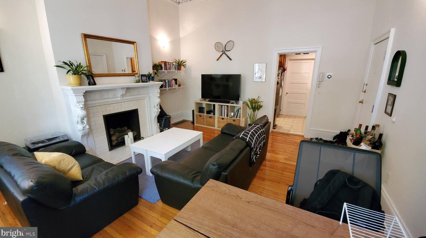 1820 Pine St #1f, Philadelphia, PA 19103