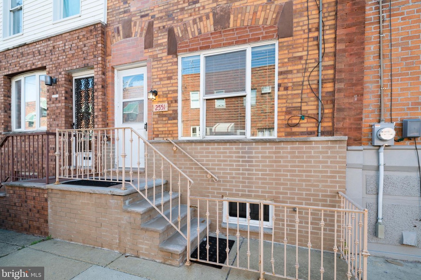 2551 Jessup St, Philadelphia PA  19133-1453 exterior
