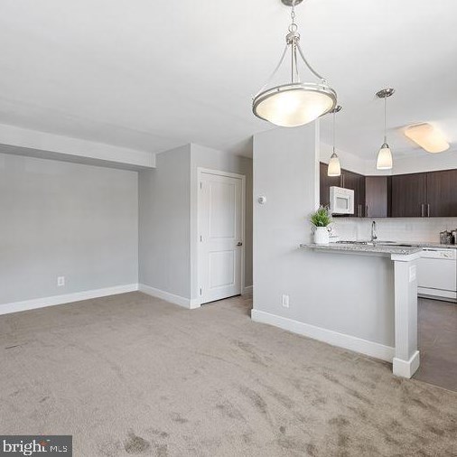 218 Salaignac St #f12, Philadelphia, PA 19128