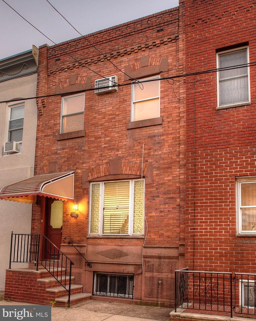 1802 Tree St, Philadelphia, PA 19145