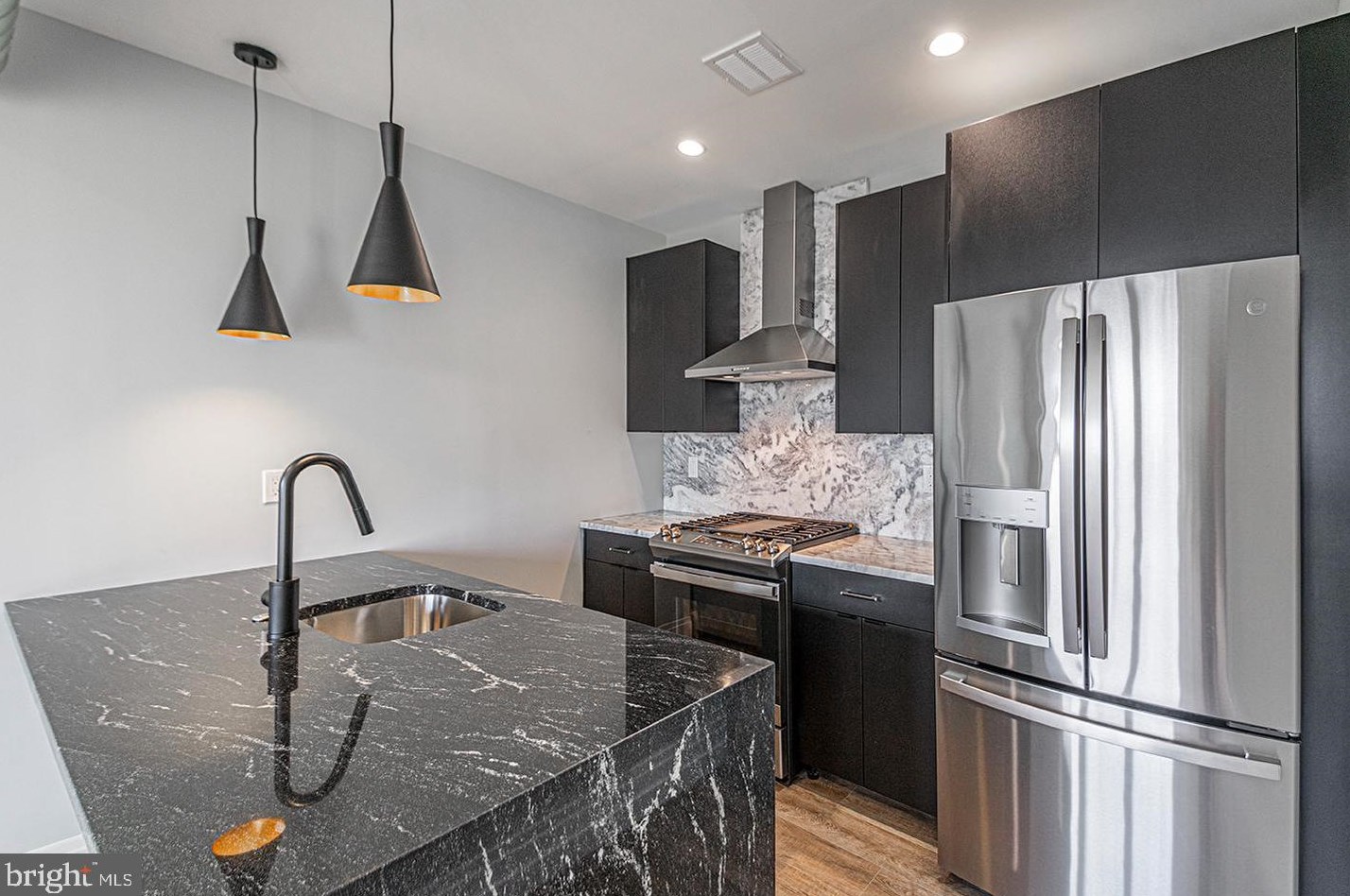 526 Brown St #unit 505, Philadelphia, PA 19123