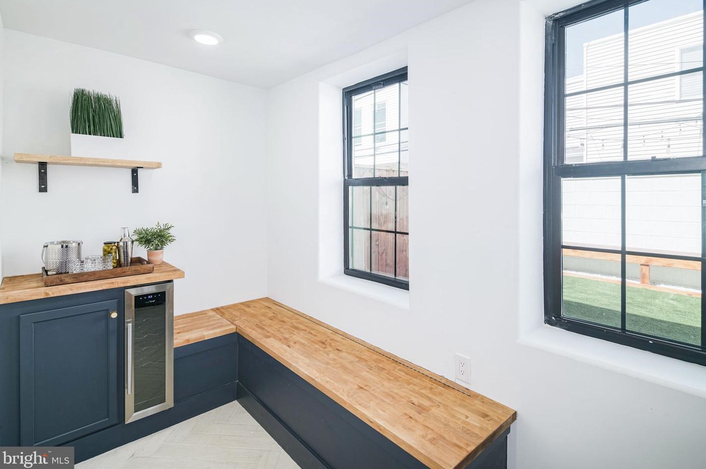 1633 Wharton St, Philadelphia PA  19146-3036 exterior