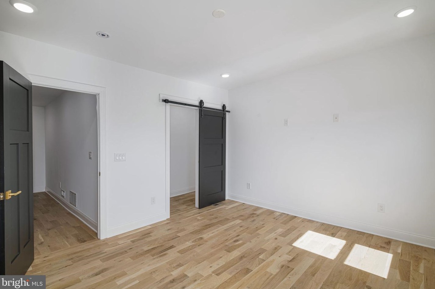 1633 Wharton St, Philadelphia PA  19146-3036 exterior