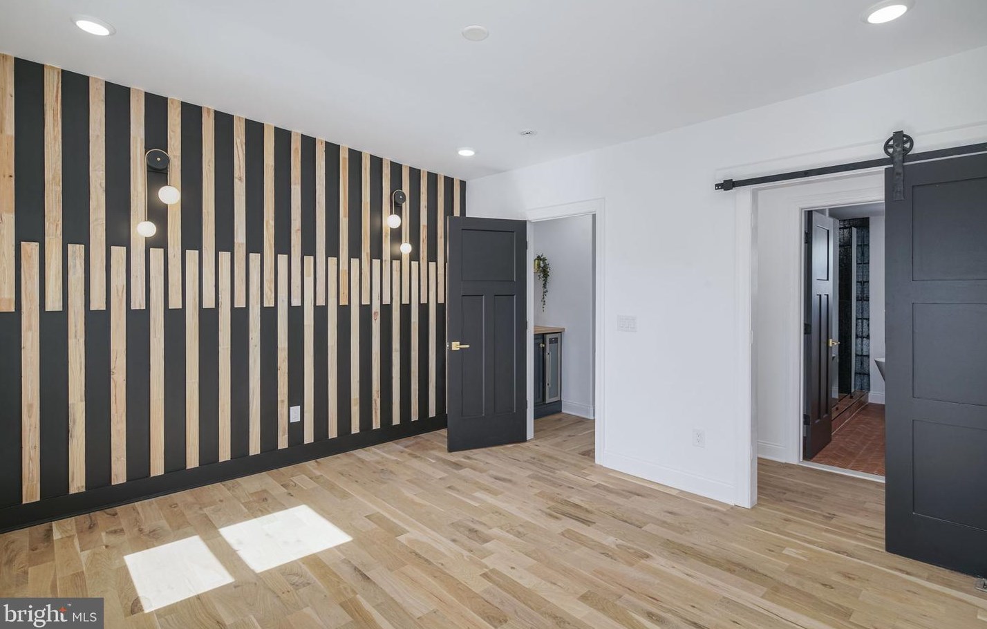 1633 Wharton St, Philadelphia PA  19146-3036 exterior