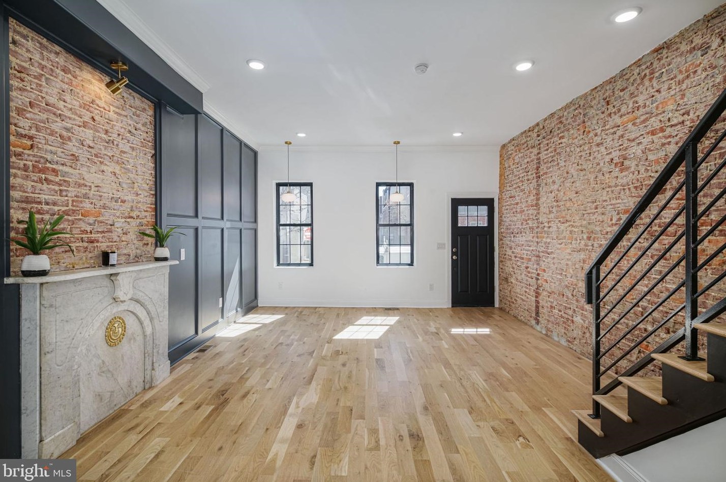 1633 Wharton St, Philadelphia PA  19146-3036 exterior