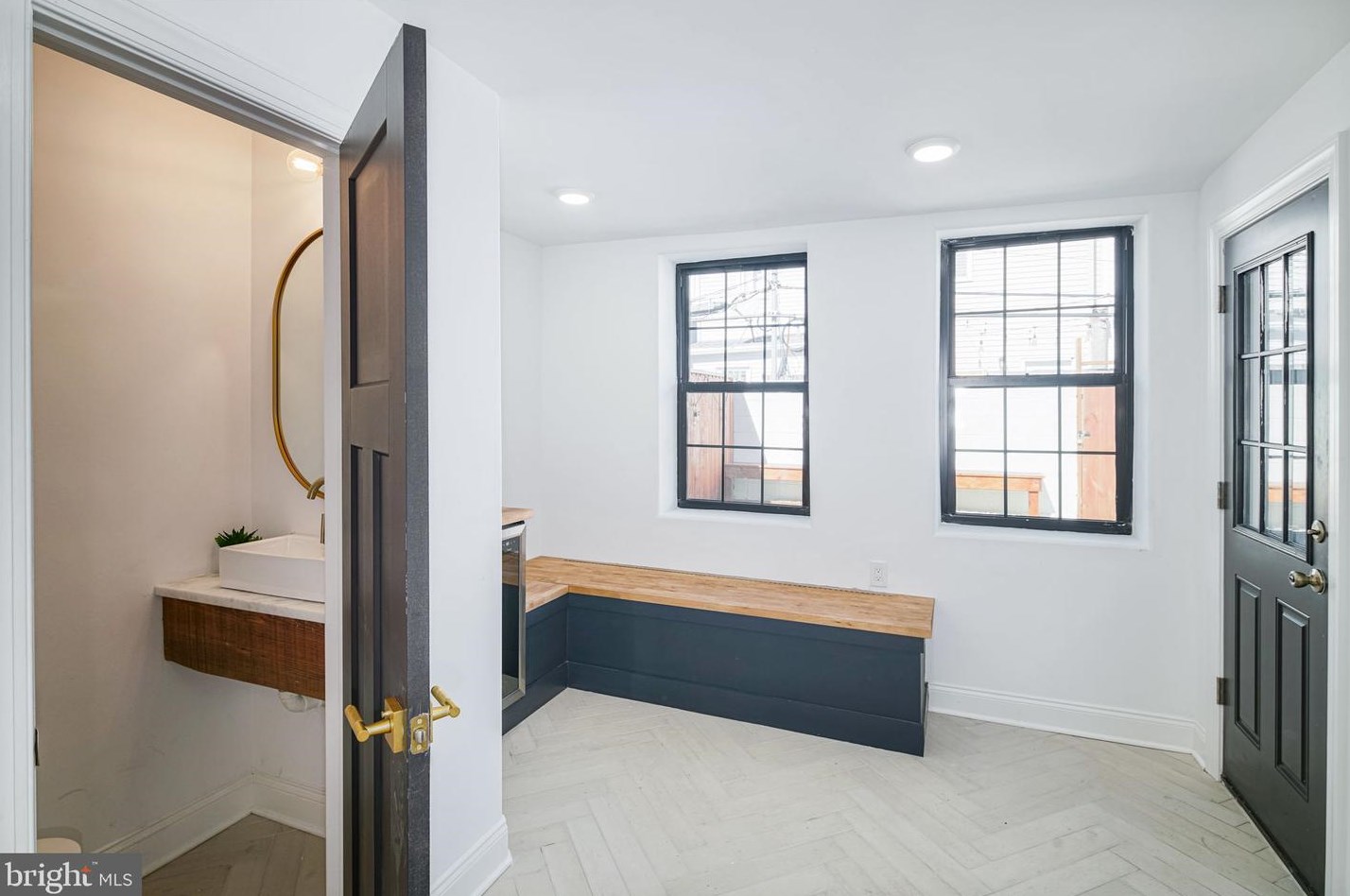 1633 Wharton St, Philadelphia PA  19146-3036 exterior