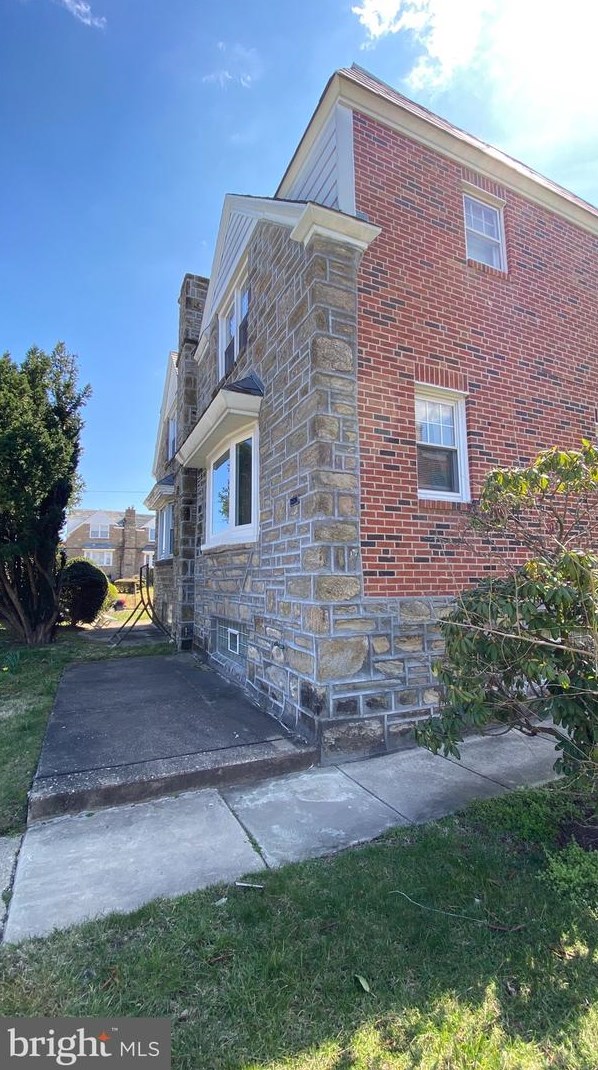6462 Anderson St, Philadelphia, PA 19119-3940