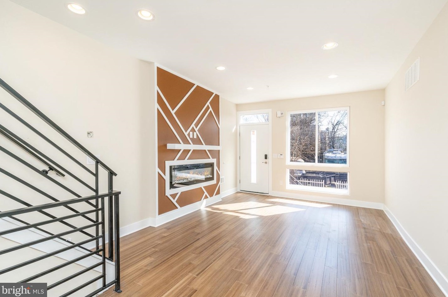 2240 Reese St, Philadelphia, PA 19133-2515