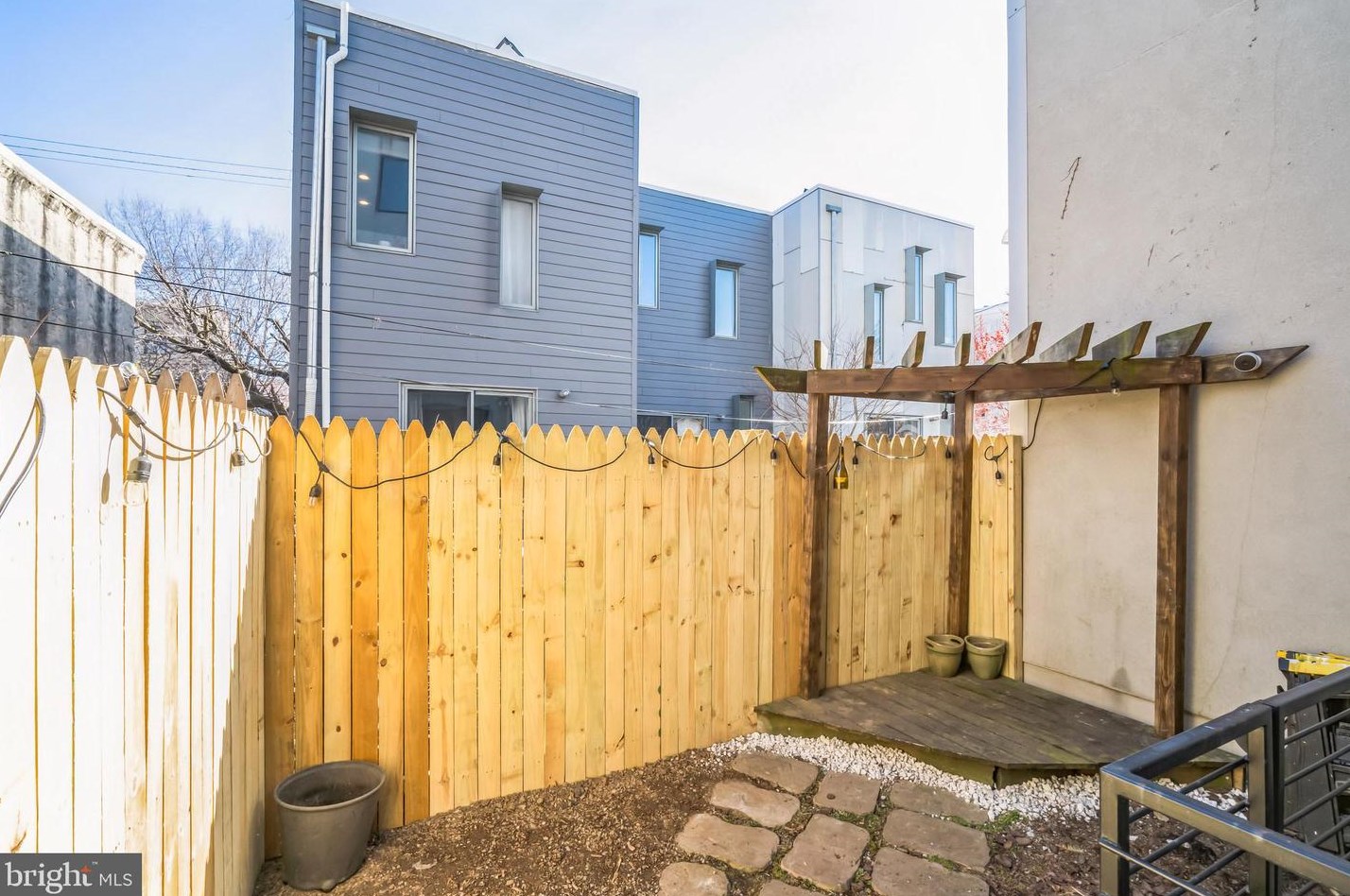 2113 Abigail St, Philadelphia PA  19125-1943 exterior