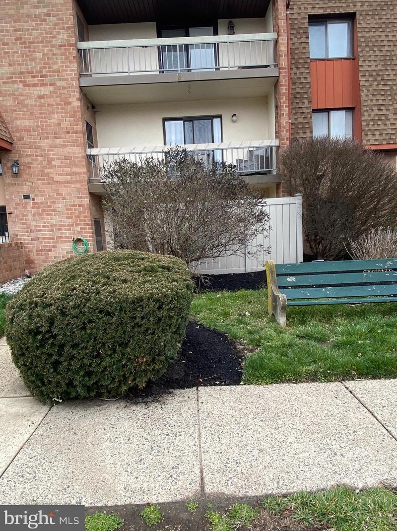 68003 Delaire Landing Rd, Philadelphia, PA 19114-5424