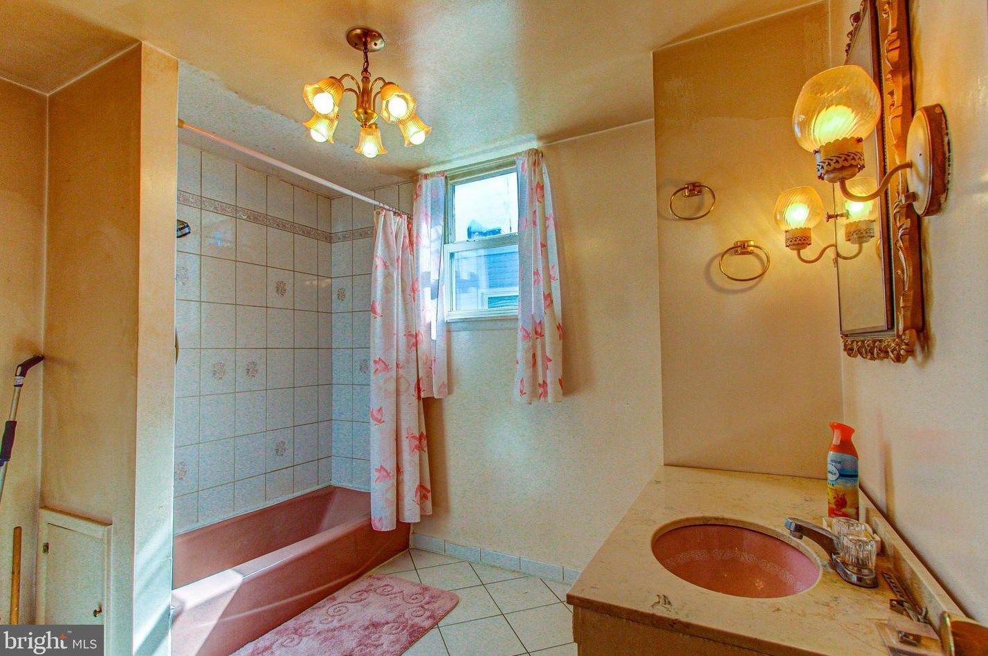 2533 Mildred St, Philadelphia, PA 19148-4512