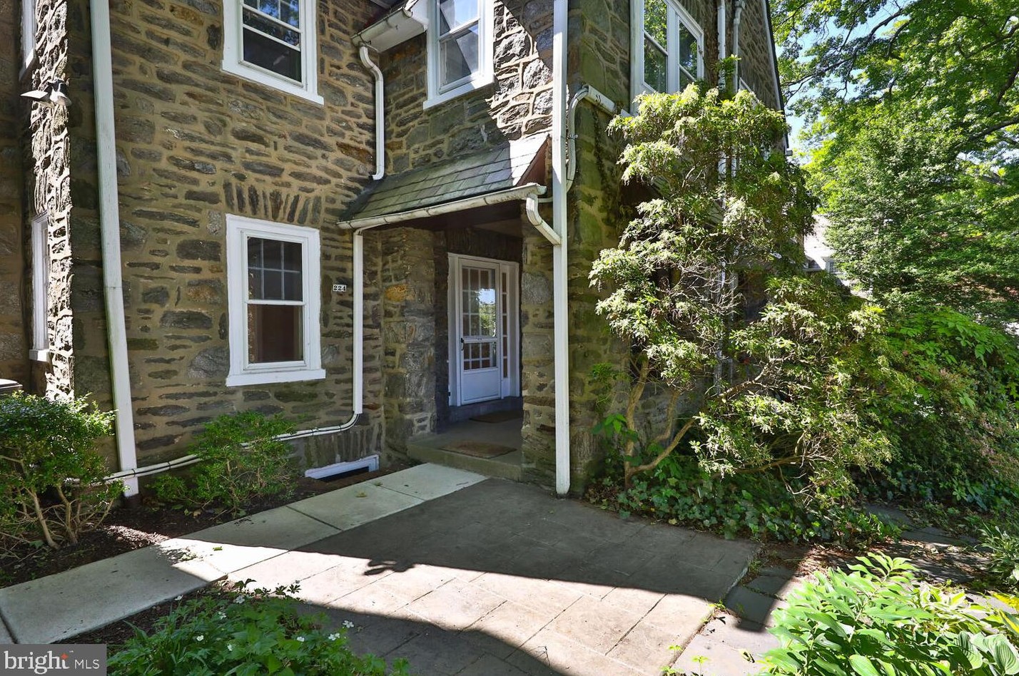 224 Durand St, Philadelphia, PA 19119-2505