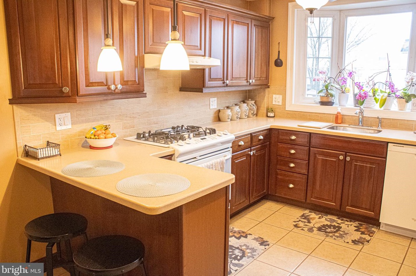 4231 Fairdale Rd, Philadelphia, PA 19154-3703