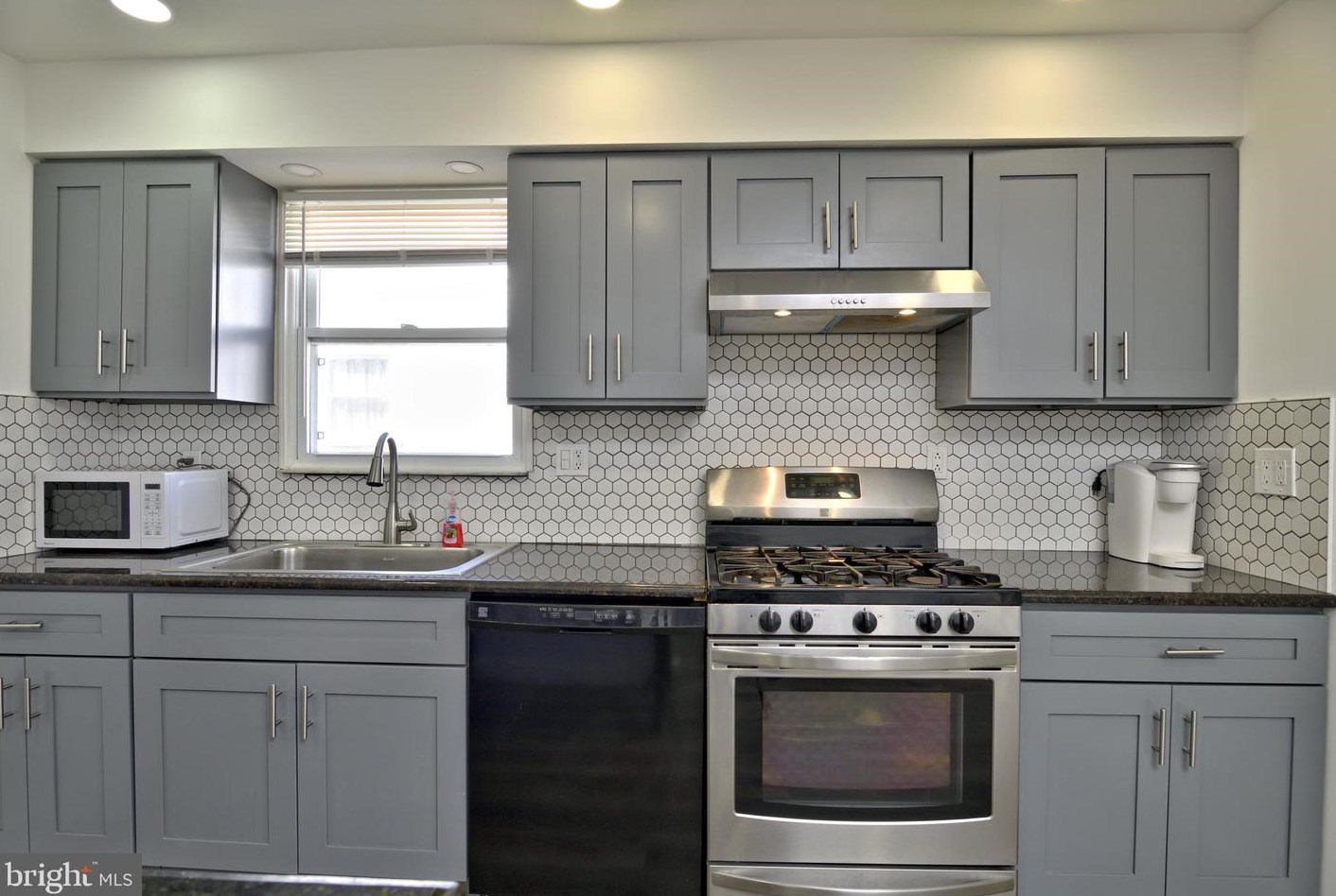 400 Parlin St, Philadelphia PA  19116-3520 exterior
