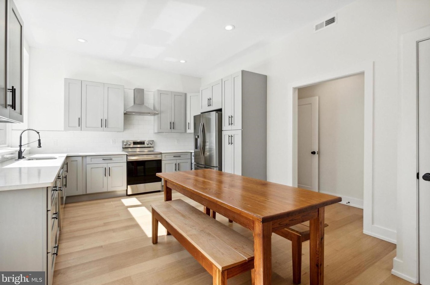 1754 S Chadwick St #2, Philadelphia, PA 19145