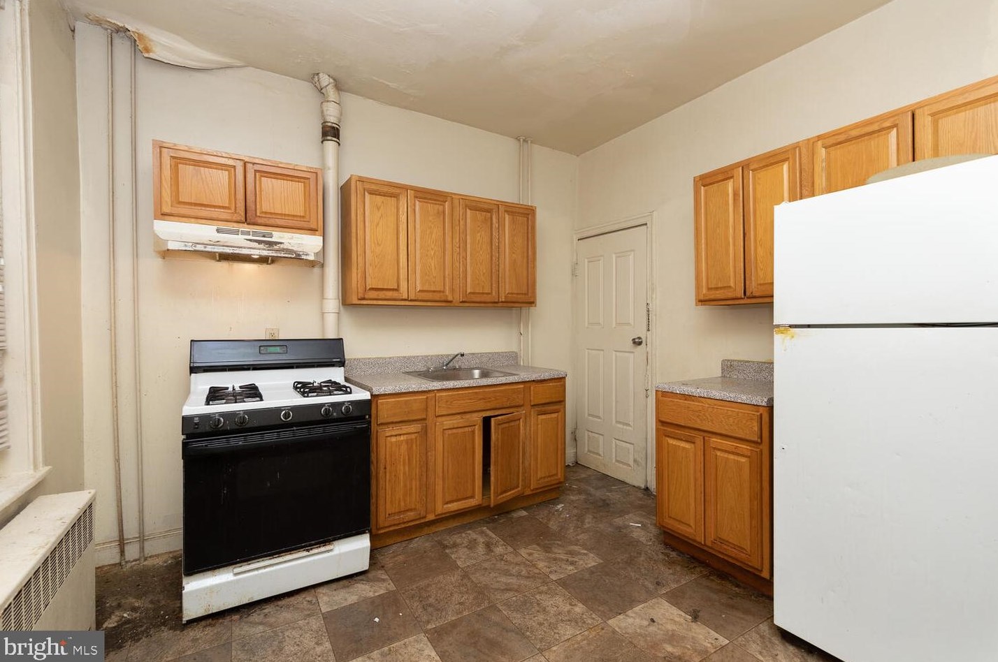 5044 Portico St, Philadelphia, PA 19144-2977