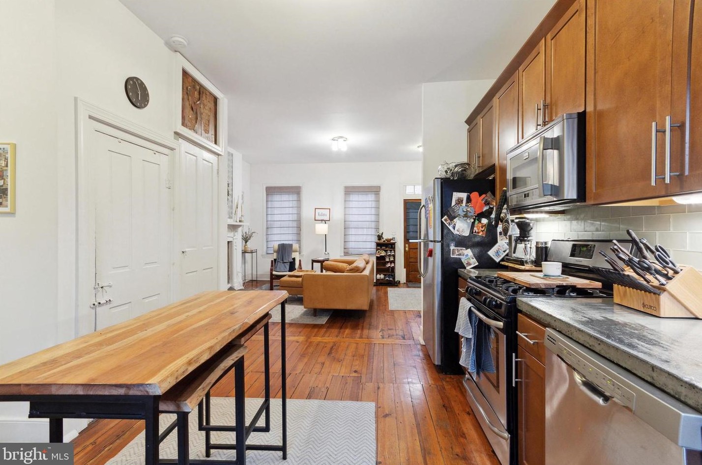 916 Orianna St, Philadelphia PA  19147-6646 exterior